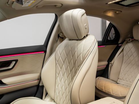 Used 2023 Mercedes-Benz S 580 4MATIC Sedan image 12