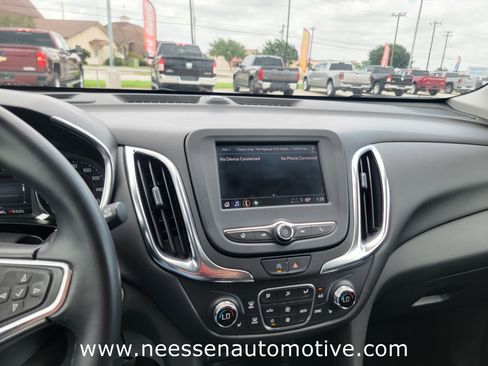 Used 2024 Chevrolet Equinox LT FWD image 24