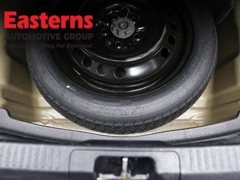 Used 2019 Toyota Camry SE image 22