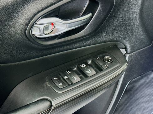 Used 2017 Jeep Cherokee 75th Anniversary AWD/4WD image 18