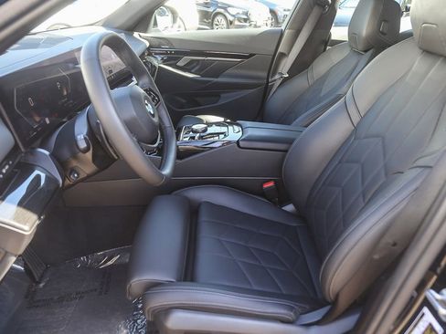 Certified 2025 BMW 530i RWD image 14