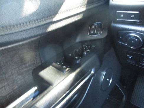 Used 2019 Ford Expedition Max Limited image 16