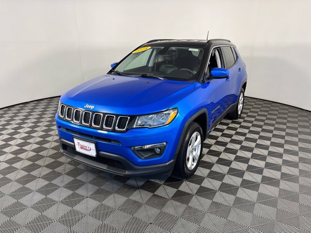 Used 2018 Jeep Compass Latitude w/ Popular Equipment Group AWD/4WD image 3