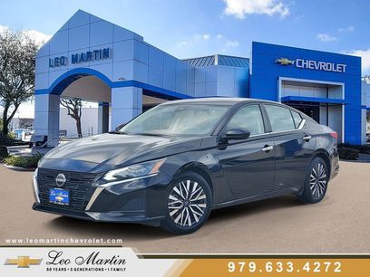Used 2024 Nissan Altima 2.5 SV