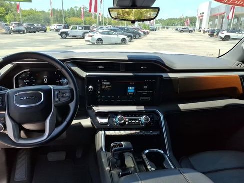 Used 2024 GMC Sierra 1500 Denali w/ Denali Reserve Package AWD/4WD image 9