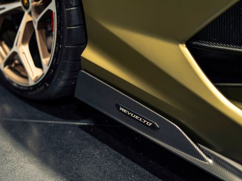 Used 2025 Lamborghini Revuelto AWD/4WD image 49