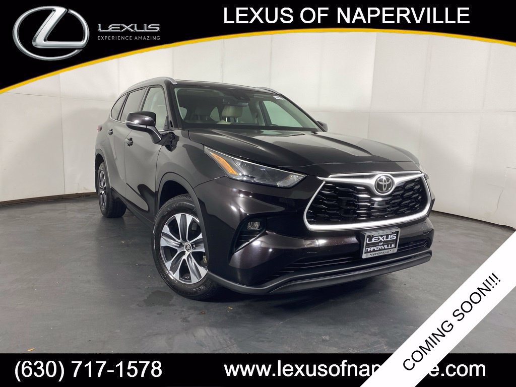 Used 2022 Toyota Highlander XLE AWD/4WD image 1