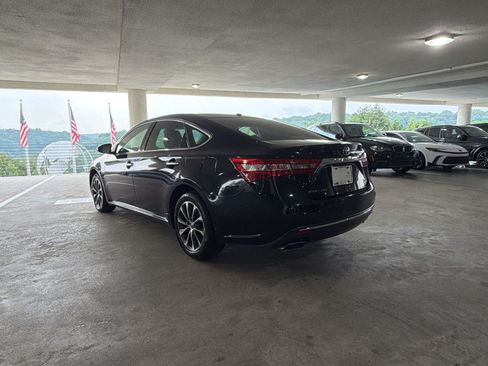 Used 2017 Toyota Avalon XLE FWD image 3