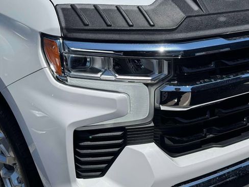 Used 2024 Chevrolet Silverado 1500 LT AWD/4WD image 11