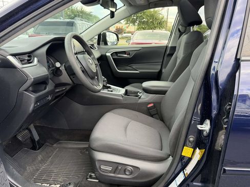Used 2019 Toyota RAV4 XLE w/ Convenience Package AWD/4WD image 18