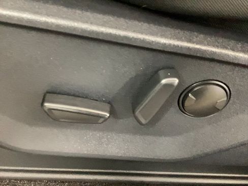 Used 2023 Ford F150 XLT w/ Equipment Group 302A High image 17