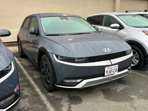 Used 2024 Hyundai Ioniq 5 SEL image 2