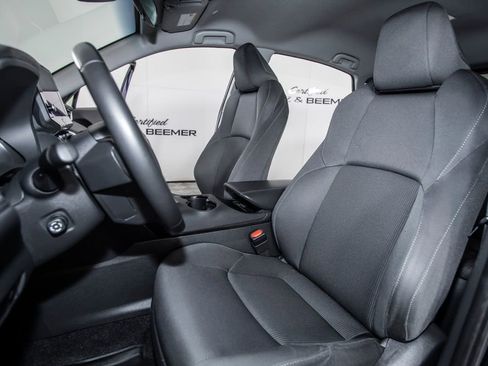 Used 2024 Toyota Venza LE image 15