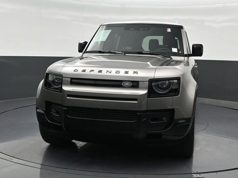 Used 2024 Land Rover Defender 130 X-Dynamic SE AWD/4WD image 8