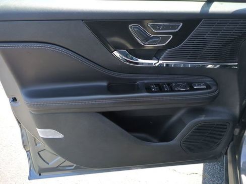 Used 2022 Lincoln Corsair FWD w/ Premium Package image 12