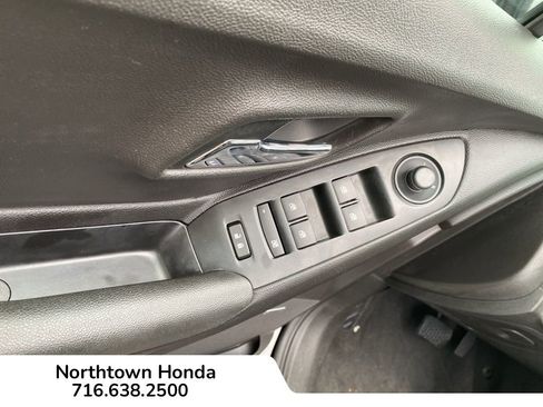 Used 2017 Chevrolet Trax LT w/ Sun & Sound Package image 20