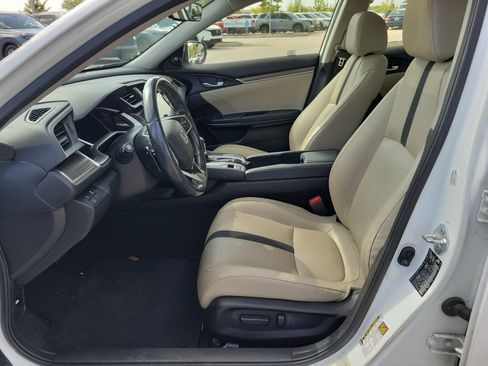 Used 2019 Honda Civic Touring image 21