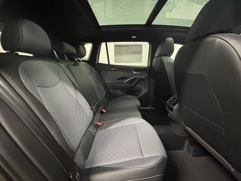 New 2026 Volkswagen Tiguan SE R-Line AWD/4WD image 11