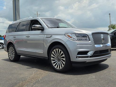 Used 2020 Lincoln Navigator Reserve w/ Luxury Package AWD/4WD image 8