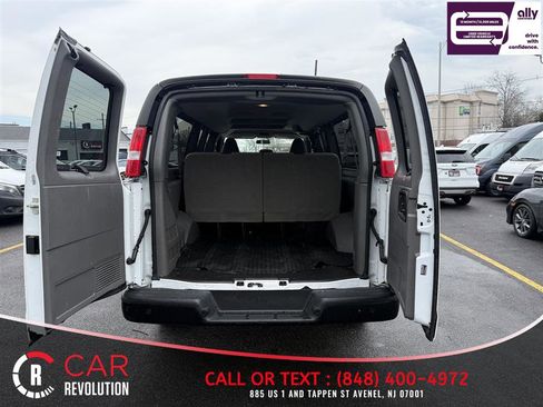 Used 2023 Chevrolet Express 3500 LS image 6