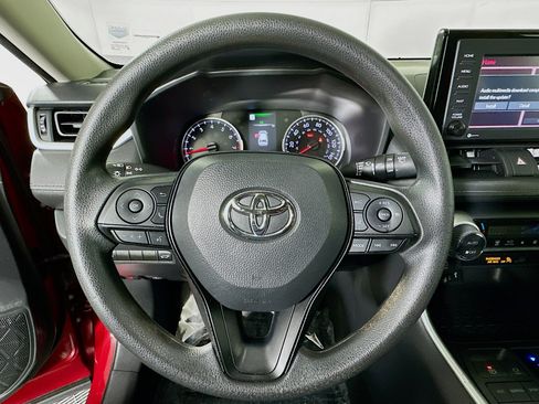 Used 2022 Toyota RAV4 XLE image 15