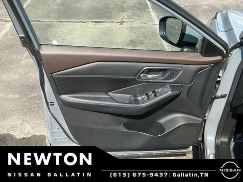 Used 2021 Nissan Rogue Platinum FWD image 38