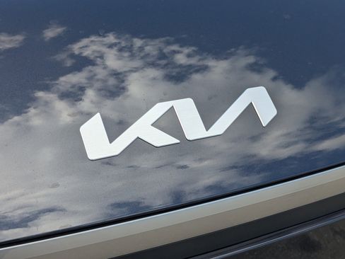 New 2026 Kia EV9 Wind image 11
