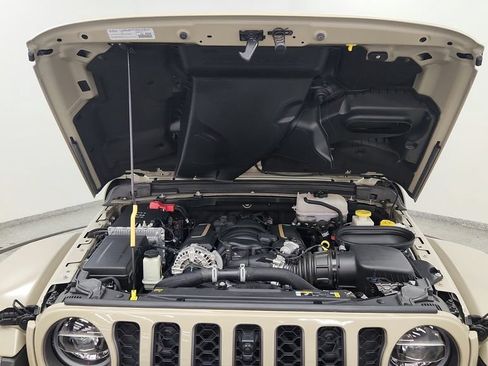 Used 2022 Jeep Wrangler Unlimited Rubicon w/ Trailer Tow Package AWD/4WD image 18