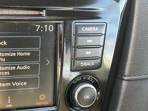 Used 2018 Nissan Rogue S FWD image 23