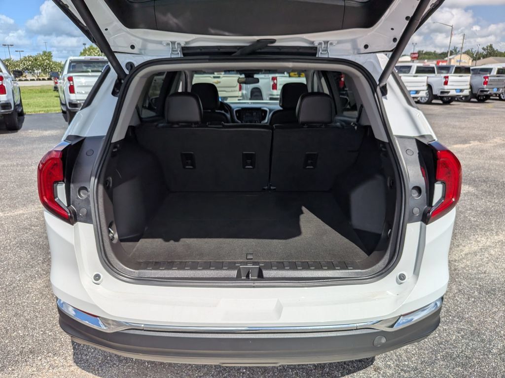 Used 2023 GMC Terrain SLT FWD image 26