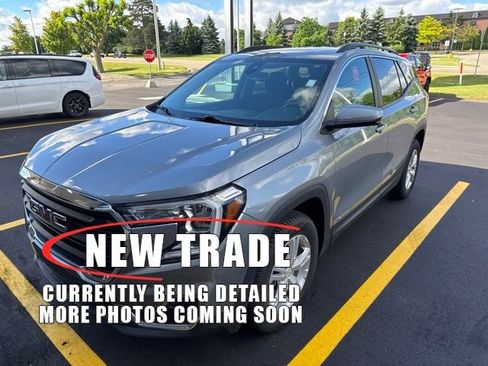 Used 2023 GMC Terrain SLE w/ Driver Convenience Package AWD/4WD image 1
