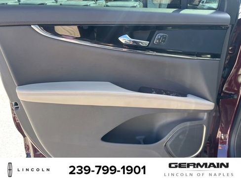 Used 2022 Lincoln Nautilus FWD w/ Premium Package image 13