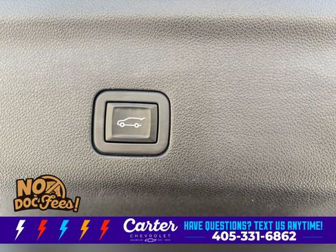 Used 2024 Chevrolet Suburban LT RWD image 17