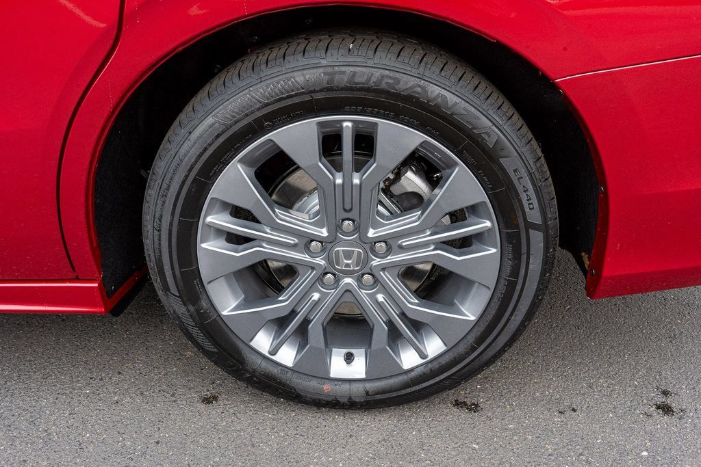 New 2026 Honda Odyssey Touring image 10