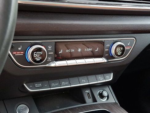 Used 2023 Audi Q5 2.0T Premium w/ Convenience Package AWD/4WD image 17