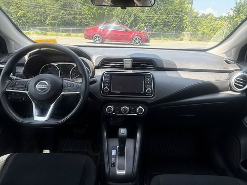 Used 2022 Nissan Versa S FWD image 14