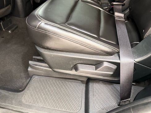 Used 2023 Ford Explorer XLT w/ Equipment Group 202A image 17