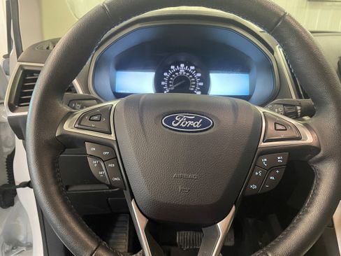 Used 2024 Ford Edge SEL w/ Convenience Package image 16