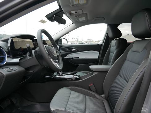 New 2026 Chevrolet Trax LT w/ Driver Confidence Package FWD image 13