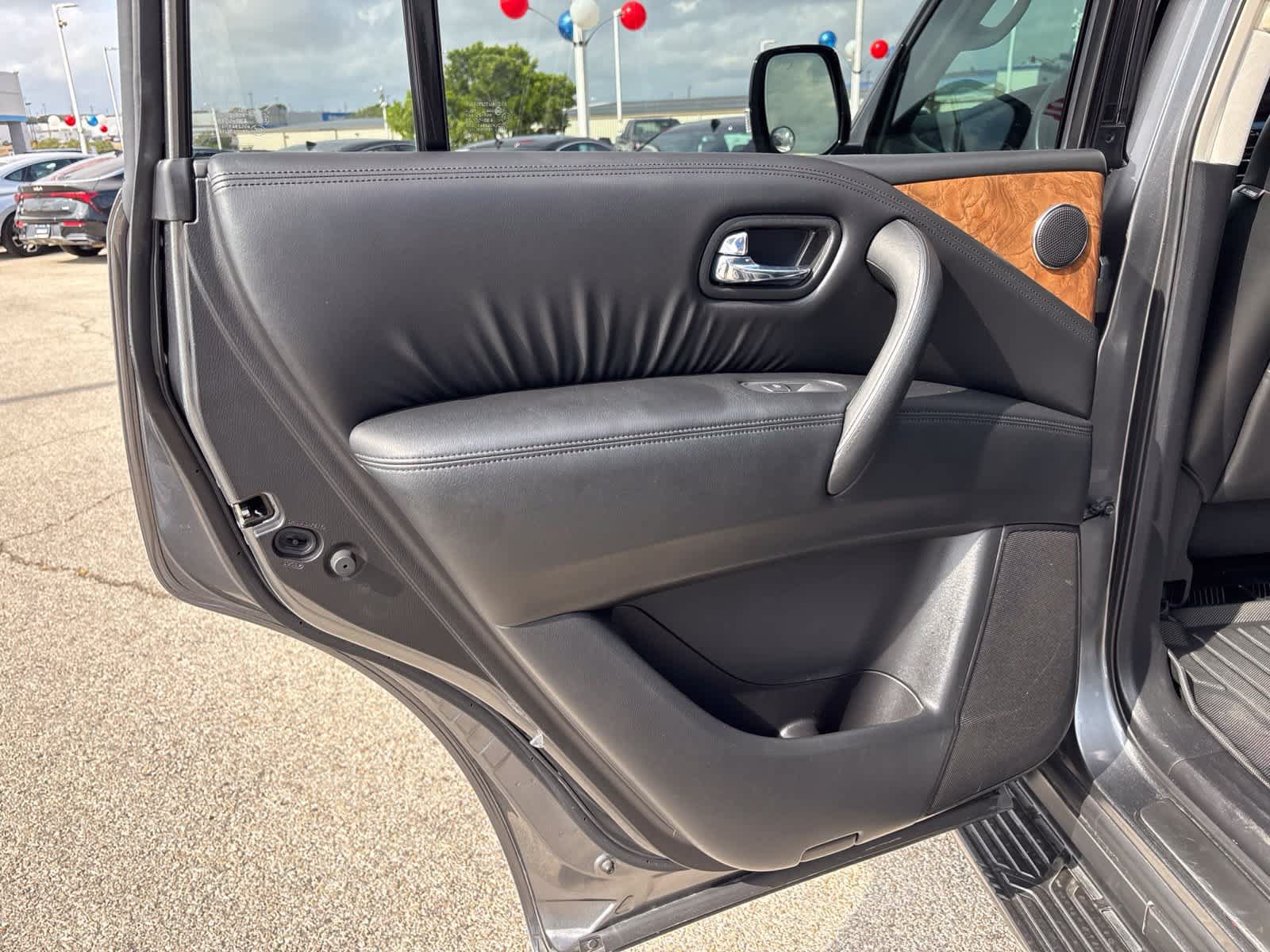 Used 2023 Nissan Armada SL w/ Captain's Chairs Package AWD/4WD image 16