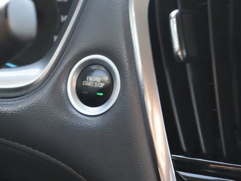 Used 2018 Chevrolet Traverse LT image 33