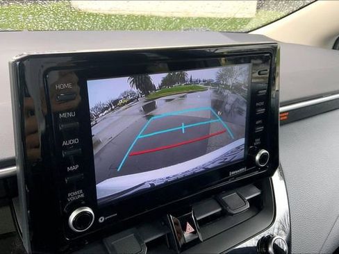 Used 2022 Toyota Corolla LE w/ LE Convenience Package image 21