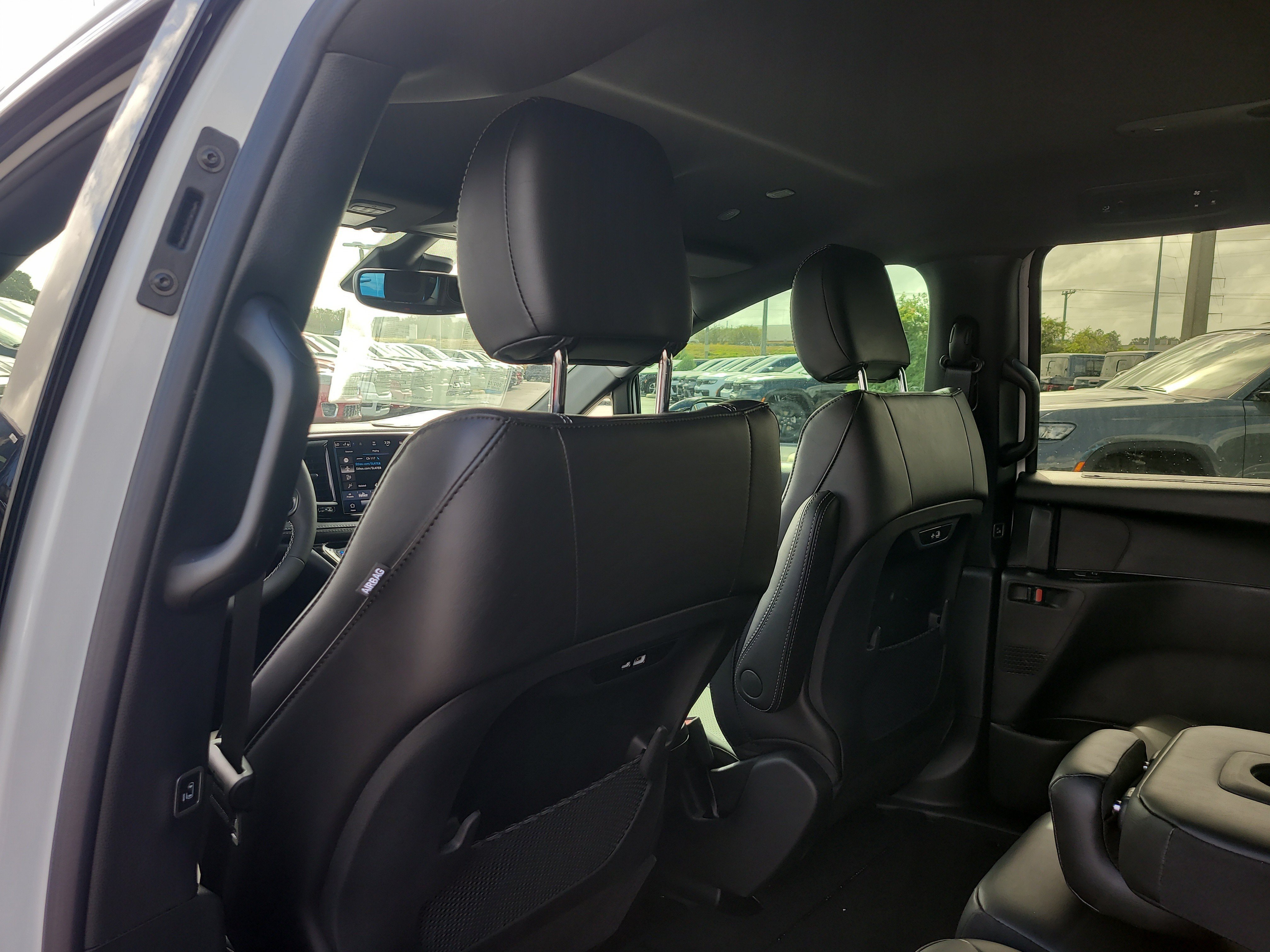 New 2027 Chrysler Pacifica Select FWD image 12