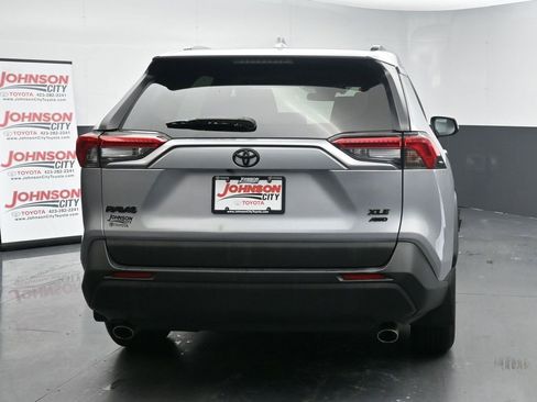 Used 2020 Toyota RAV4 XLE image 8