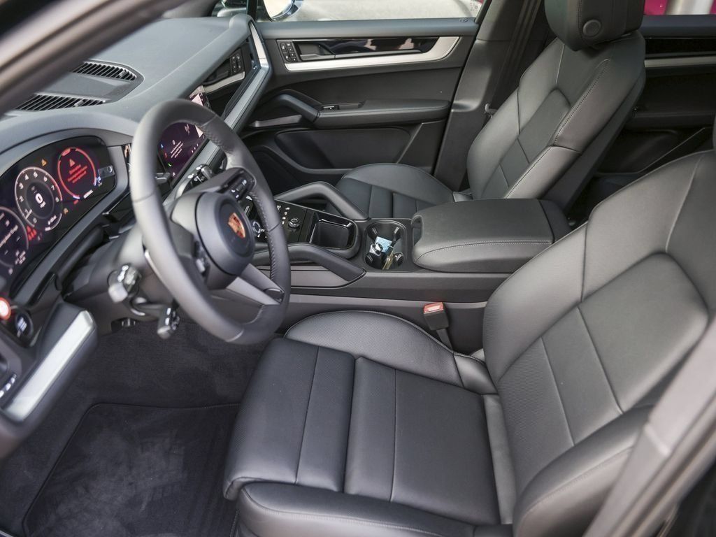 Certified 2026 Porsche Cayenne AWD/4WD image 15
