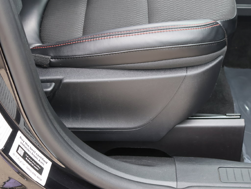 Certified 2025 Ford Escape ST-Line AWD/4WD image 10
