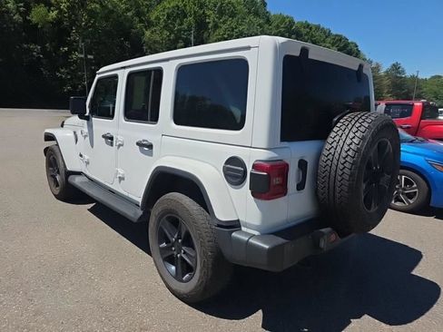 Used 2022 Jeep Wrangler Unlimited Sahara AWD/4WD image 3