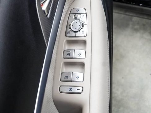 Used 2023 Genesis G70 3.3T RWD image 41