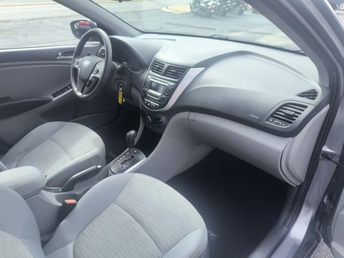 Used 2016 Hyundai Accent SE w/ Option Group 02 FWD image 17
