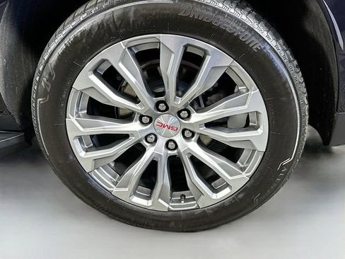 Used 2023 GMC Yukon Denali w/ Advanced Technology Package AWD/4WD image 34